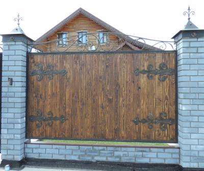 Забор с коваными элементами д.Караулово Кстовский р-н 2014г