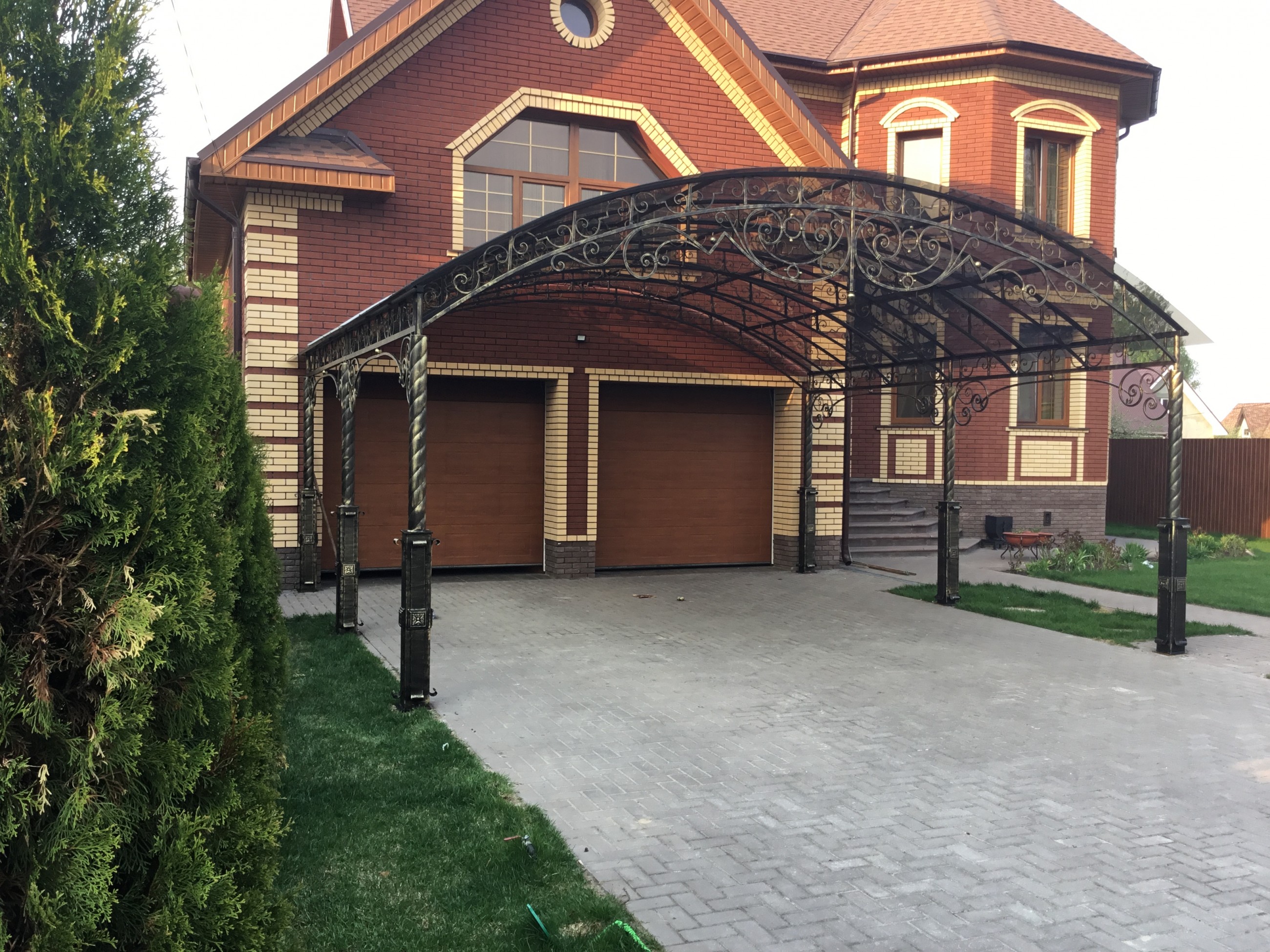 КОВАНЫЙ НАВЕС
